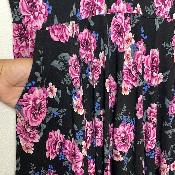 Torrid Women’s Mini Studio Luxe Floral Printed Ponte Knit Mini Dress Size 1X - Picture 4 of 13